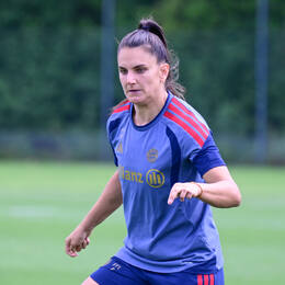 19.08.2026, München, Deutschland. Google Pixel Frauen-Bundesliga: Die FC Bayern Frauen absolvieren auf dem FC Bayern Campus eine Trainingseinheit vor dem Bundesliga-Saisonauftakt gegen den 1. FC Union Berlin. Jovana Damnjanovic (FC Bayern Frauen)