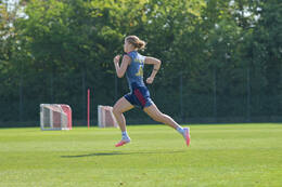 05.08.2026, München, Deutschland. Google Pixel Frauen-Bundesliga: Die FC Bayern Frauen absolvieren auf dem FC Bayern Campus eine Trainingseinheit zur Vorbereitung auf das Testspiel gegen Paris FC. Sophie Proost (FC Bayern Frauen)