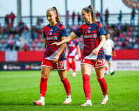 19.09.2026, München, Deutschland. Google Pixel Frauen-Bundesliga: FC Bayern München Frauen gegen 1. FC Köln Frauen am FC Bayern Campus. Katharina Naschenweng (FC Bayern Frauen), Sarah Zadrazil (FC Bayern Frauen)