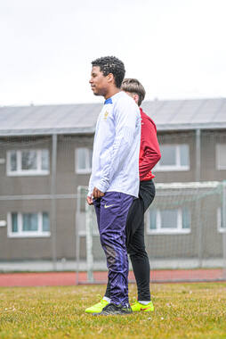Bad Wörishofen, Deutschland – Vorbereitungstraining für das Schulderby 2026 zwischen der Wirtschaftsschule Bad Wörishofen und dem Josef-Bernhard-Gymnasium Türkheim auf dem Gelände der Wirtschaftsschule in Bad Wörishofen. Das Spiel ist für Mai 2026 geplant.