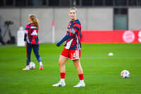 19.10.2026, München, Bayern, Deutschland. Google Pixel Frauen-Bundesliga: FC Bayern Frauen gegen VfB Stuttgart Frauen. Spielort: FC Bayern Campus-Stadion. Alara Şehitler (FC Bayern Frauen) fröhlich, gut gelaunt, lachend