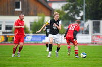 17.10.2026, Mindelheim, Bayern, Deutschland. A-Klasse Allgäu 3: TSV Mindelheim II gegen SV Oberegg II. Spielort: Julius-Strohmayer-Stadion. Sebastian Reischl (TSV Mindelheim) im Zweikampf, im Duell, im Kampf um den Ball