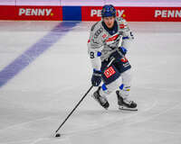 09.10.2026, München, Deutschland. PENNY DEL, Deutsche Eishockey Liga, Saison 2026/27, 7. Spieltag: EHC Red Bull München gegen ERC Ingolstadt im SAP Garden in München. Myles Powell (ERC Ingolstadt) am Puck, mit dem Puck, in Puckbesitz