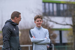 Bad Wörishofen, Deutschland – Vorbereitungstraining für das Schulderby 2026 zwischen der Wirtschaftsschule Bad Wörishofen und dem Josef-Bernhard-Gymnasium Türkheim auf dem Gelände der Wirtschaftsschule in Bad Wörishofen. Das Spiel ist für Mai 2026 geplant.