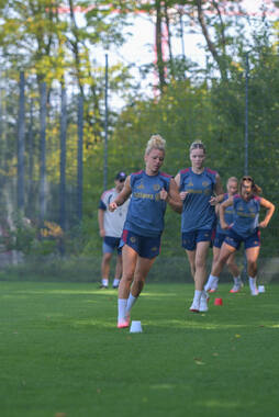 05.08.2026, München, Deutschland. Google Pixel Frauen-Bundesliga: Die FC Bayern Frauen absolvieren auf dem FC Bayern Campus eine Trainingseinheit zur Vorbereitung auf das Testspiel gegen Paris FC. Linda Dallmann (FC Bayern Frauen)