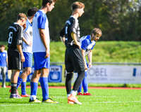 04.10.2026, Bad Wörishofen, Deutschland. U19 (A-Jun.) Kreisklasse Allgäu - Nord: FC Bad Wörishofen U19 gegen SG Unterrieden U19. Spielort: Stadion Am Unteren Hart. Ylli Vezaj (FC Bad Wörishofen) nachdenklich, ernst, fokussiert