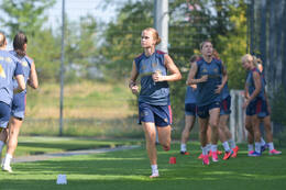 05.08.2026, München, Deutschland. Google Pixel Frauen-Bundesliga: Die FC Bayern Frauen absolvieren auf dem FC Bayern Campus eine Trainingseinheit zur Vorbereitung auf das Testspiel gegen Paris FC. Sophie Proost (FC Bayern Frauen)