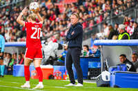 22.09.2026, Unterhaching, Deutschland. UEFA Women's Champions League, 1. Spieltag der Ligaphase: FC Bayern München Frauen gegen Manchester City. UWCL-Auftakt der FC Bayern Frauen und erstes UWCL-Pflichtspiel im neuen Zuhause Sportpark Unterhaching. Andrée Jeglertz (Cheftrainer, Manchester City Frauen)