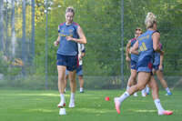 05.08.2026, München, Deutschland. Google Pixel Frauen-Bundesliga: Die FC Bayern Frauen absolvieren auf dem FC Bayern Campus eine Trainingseinheit zur Vorbereitung auf das Testspiel gegen Paris FC. Alara Sehitler (FC Bayern Frauen)