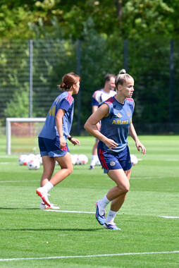 19.08.2026, München, Deutschland. Google Pixel Frauen-Bundesliga: Die FC Bayern Frauen absolvieren auf dem FC Bayern Campus eine Trainingseinheit vor dem Bundesliga-Saisonauftakt gegen den 1. FC Union Berlin. Giulia Gwinn (FC Bayern Frauen)