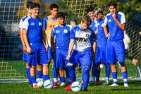 04.10.2026, Bad Wörishofen, Deutschland. U19 (A-Jun.) Kreisklasse Allgäu - Nord: FC Bad Wörishofen U19 gegen SG Unterrieden U19. Spielort: Stadion Am Unteren Hart. Ylli Vezaj (FC Bad Wörishofen) beim Pass, beim Zuspiel, bei der Ballabgabe