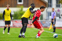 17.10.2026, Mindelheim, Bayern, Deutschland. Kreisliga Allgäu Nord: TSV Mindelheim gegen SV Oberegg. Spielort: Julius-Strohmayer-Stadion. Sulayman Drammeh (TSV Mindelheim) im Zweikampf, im Duell, im Kampf um den Ball