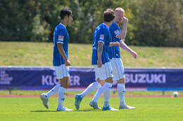 25.07.2026, Bad Wörishofen, Deutschland. Testspiel des SV Darmstadt 98 (2. Bundesliga) gegen die SG Sonnenhof Großaspach (3. Liga). Hiroki Akiyama (SV Darmstadt 98), Florian Kleinhansl (SV Darmstadt 98), Kai Klefisch (SV Darmstadt 98)