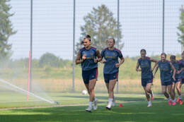 05.08.2026, München, Deutschland. Google Pixel Frauen-Bundesliga: Die FC Bayern Frauen absolvieren auf dem FC Bayern Campus eine Trainingseinheit zur Vorbereitung auf das Testspiel gegen Paris FC. Jovana Damnjanovic (FC Bayern Frauen)
