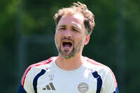 19.08.2026, München, Deutschland. Google Pixel Frauen-Bundesliga: Die FC Bayern Frauen absolvieren auf dem FC Bayern Campus eine Trainingseinheit vor dem Bundesliga-Saisonauftakt gegen den 1. FC Union Berlin. Jose Barcala (Cheftrainer, FC Bayern Frauen)