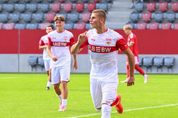 19.08.2026, München, Deutschland. FC Bayern München U19 vs. VfB Stuttgart U19 am FC Bayern Campus in München. VfB jubelt.