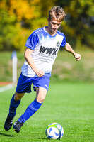 04.10.2026, Bad Wörishofen, Deutschland. U19 (A-Jun.) Kreisklasse Allgäu - Nord: FC Bad Wörishofen U19 gegen SG Unterrieden U19. Spielort: Stadion Am Unteren Hart. Niklas Lichtenberg (FC Bad Wörishofen) am Ball, mit dem Ball, in einer Spielszene