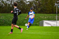 11.10.2026, Bad Wörishofen, Bayern, Deutschland. U19 (A-Jun.) Kreisklasse Allgäu – Nord: FC Bad Wörishofen U19 gegen JFG Wertachtal U19. Spielort: Stadion Unteres Hart. Saison 2026/2027. Faruk Dugonjic (FC Bad Wörishofen) beim Pass, beim Zuspiel, bei der Ballabgabe