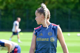 19.08.2026, München, Deutschland. Google Pixel Frauen-Bundesliga: Die FC Bayern Frauen absolvieren auf dem FC Bayern Campus eine Trainingseinheit vor dem Bundesliga-Saisonauftakt gegen den 1. FC Union Berlin. Giulia Gwinn (FC Bayern Frauen)