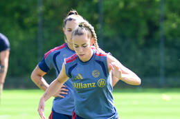 19.08.2026, München, Deutschland. Google Pixel Frauen-Bundesliga: Die FC Bayern Frauen absolvieren auf dem FC Bayern Campus eine Trainingseinheit vor dem Bundesliga-Saisonauftakt gegen den 1. FC Union Berlin. Giulia Gwinn (FC Bayern Frauen)