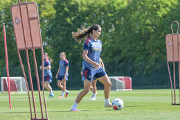 05.08.2026, München, Deutschland. Google Pixel Frauen-Bundesliga: Die FC Bayern Frauen absolvieren auf dem FC Bayern Campus eine Trainingseinheit zur Vorbereitung auf das Testspiel gegen Paris FC. Kassandra Potsi (FC Bayern Frauen)