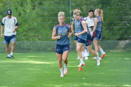 05.08.2026, München, Deutschland. Google Pixel Frauen-Bundesliga: Die FC Bayern Frauen absolvieren auf dem FC Bayern Campus eine Trainingseinheit zur Vorbereitung auf das Testspiel gegen Paris FC. Linda Dallmann (FC Bayern Frauen)