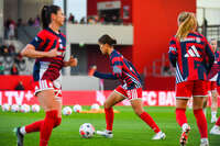19.10.2026, München, Bayern, Deutschland. Google Pixel Frauen-Bundesliga: FC Bayern Frauen gegen VfB Stuttgart Frauen. Spielort: FC Bayern Campus-Stadion. Momoko Tanikawa (FC Bayern Frauen) am Ball, mit dem Ball, in einer Spielszene