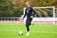 17.10.2026, Mindelheim, Bayern, Deutschland. Kreisliga Allgäu Nord: TSV Mindelheim gegen SV Oberegg. Spielort: Julius-Strohmayer-Stadion. Haris Omerasevic (TSV Mindelheim) beim Pass, beim Zuspiel, bei der Ballabgabe