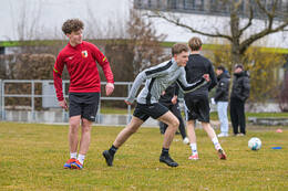 Bad Wörishofen, Deutschland – Vorbereitungstraining für das Schulderby 2026 zwischen der Wirtschaftsschule Bad Wörishofen und dem Josef-Bernhard-Gymnasium Türkheim auf dem Gelände der Wirtschaftsschule in Bad Wörishofen. Das Spiel ist für Mai 2026 geplant.