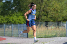 05.08.2026, München, Deutschland. Google Pixel Frauen-Bundesliga: Die FC Bayern Frauen absolvieren auf dem FC Bayern Campus eine Trainingseinheit zur Vorbereitung auf das Testspiel gegen Paris FC. Jovana Damnjanovic (FC Bayern Frauen)