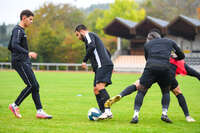 17.10.2026, Mindelheim, Bayern, Deutschland. Kreisliga Allgäu Nord: TSV Mindelheim gegen SV Oberegg. Spielort: Julius-Strohmayer-Stadion. Riccardo Schulz (TSV Mindelheim) am Ball, mit dem Ball, in einer Spielszene