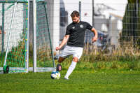 03.10.2026, Mindelheim, Deutschland. Kreisliga Allgäu Nord: TSV Mindelheim gegen (SG) Sontheim/Westerheim. Spielort: Julius-Strohmayer Stadion. Quirin Mack (TSV Mindelheim) beim Schuss, beim Abschluss, bei der Schussabgabe