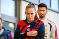 19.10.2026, München, Bayern, Deutschland. Google Pixel Frauen-Bundesliga: FC Bayern Frauen gegen VfB Stuttgart Frauen. Spielort: FC Bayern Campus-Stadion. Regina van Eijk (FC Bayern Frauen) nachdenklich, ernst, fokussiert