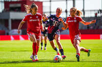 19.09.2026, München, Deutschland. Google Pixel Frauen-Bundesliga: FC Bayern München Frauen gegen 1. FC Köln Frauen am FC Bayern Campus. Katharina Naschenweng (FC Bayern Frauen), Sophie Proost (FC Bayern Frauen)