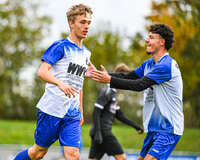 11.10.2026, Bad Wörishofen, Bayern, Deutschland. U19 (A-Jun.) Kreisklasse Allgäu – Nord: FC Bad Wörishofen U19 gegen JFG Wertachtal U19. Spielort: Stadion Unteres Hart. Saison 2026/2027. Niklas Lichtenberg (FC Bad Wörishofen) beim Jubel, jubelnd, feiernd mit Florim Veselaj (FC Bad Wörishofen)