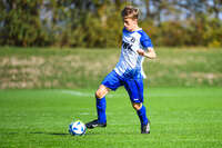 04.10.2026, Bad Wörishofen, Deutschland. U19 (A-Jun.) Kreisklasse Allgäu - Nord: FC Bad Wörishofen U19 gegen SG Unterrieden U19. Spielort: Stadion Am Unteren Hart. Niklas Lichtenberg (FC Bad Wörishofen) am Ball, mit dem Ball, in einer Spielszene