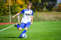 04.10.2026, Bad Wörishofen, Deutschland. U19 (A-Jun.) Kreisklasse Allgäu - Nord: FC Bad Wörishofen U19 gegen SG Unterrieden U19. Spielort: Stadion Am Unteren Hart. Niklas Lichtenberg (FC Bad Wörishofen) beim Schuss, beim Abschluss, bei der Schussabgabe