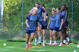 19.08.2026, München, Deutschland. Google Pixel Frauen-Bundesliga: Die FC Bayern Frauen absolvieren auf dem FC Bayern Campus eine Trainingseinheit vor dem Bundesliga-Saisonauftakt gegen den 1. FC Union Berlin. Pernille Harder (FC Bayern Frauen)