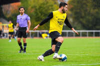17.10.2026, Mindelheim, Bayern, Deutschland. Kreisliga Allgäu Nord: TSV Mindelheim gegen SV Oberegg. Spielort: Julius-Strohmayer-Stadion. Riccardo Schulz (TSV Mindelheim) am Ball, mit dem Ball, in einer Spielszene