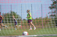 05.08.2026, München, Deutschland. Google Pixel Frauen-Bundesliga: Die FC Bayern Frauen absolvieren auf dem FC Bayern Campus eine Trainingseinheit zur Vorbereitung auf das Testspiel gegen Paris FC. Alara Sehitler (FC Bayern Frauen)
