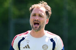 19.08.2026, München, Deutschland. Google Pixel Frauen-Bundesliga: Die FC Bayern Frauen absolvieren auf dem FC Bayern Campus eine Trainingseinheit vor dem Bundesliga-Saisonauftakt gegen den 1. FC Union Berlin. Jose Barcala (Cheftrainer, FC Bayern Frauen)