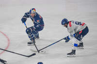 09.10.2026, München, Deutschland. PENNY DEL, Deutsche Eishockey Liga, Saison 2026/27, 7. Spieltag: EHC Red Bull München gegen ERC Ingolstadt im SAP Garden in München. Patrick Hager (EHC Red Bull München) am Puck, mit dem Puck, in Puckbesitz