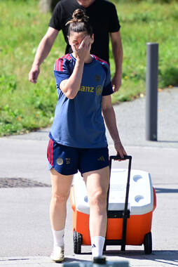 19.08.2026, München, Deutschland. Google Pixel Frauen-Bundesliga: Die FC Bayern Frauen absolvieren auf dem FC Bayern Campus eine Trainingseinheit vor dem Bundesliga-Saisonauftakt gegen den 1. FC Union Berlin. Sarah Zadrazil (FC Bayern Frauen)