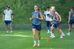 05.08.2026, München, Deutschland. Google Pixel Frauen-Bundesliga: Die FC Bayern Frauen absolvieren auf dem FC Bayern Campus eine Trainingseinheit zur Vorbereitung auf das Testspiel gegen Paris FC. Katharina Naschenweng (FC Bayern Frauen)