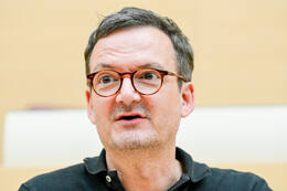 München, Deutschland, 10.06.2026: Schülerinnen und Schüler der Wirtschaftsschule Bad Wörishofen besuchen den Bayerischen Landtag in München. Im Rahmen einer Führung erhielten die Teilnehmer Einblicke in die parlamentarische Arbeit des Bayerischen Landtags. Begleitet wurde der Besuch von dem Landtagsabgeordneten Peter Wachler.