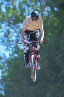 Mindelheim, Deutschland – 23.05.2026: Eröffnung der neuen BikeArea auf der Schwabenwiese in Mindelheim. Die von Schanzenwerk gestaltete und gebaute Anlage umfasst Pumptrack-, Flowline- und Jumpline-Elemente für Kinder, Jugendliche und Erwachsene.