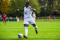03.10.2026, Mindelheim, Deutschland. Kreisliga Allgäu Nord: TSV Mindelheim gegen (SG) Sontheim/Westerheim. Spielort: Julius-Strohmayer Stadion. Sulayman Drammeh (TSV Mindelheim) am Ball, mit dem Ball, in einer Spielszene