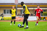 17.10.2026, Mindelheim, Bayern, Deutschland. Kreisliga Allgäu Nord: TSV Mindelheim gegen SV Oberegg. Spielort: Julius-Strohmayer-Stadion. Sulayman Drammeh (TSV Mindelheim) am Ball, mit dem Ball, in einer Spielszene
