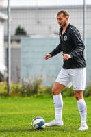 03.10.2026, Mindelheim, Deutschland. Kreisliga Allgäu Nord: TSV Mindelheim gegen (SG) Sontheim/Westerheim. Spielort: Julius-Strohmayer Stadion. Benedikt Fischer (TSV Mindelheim) am Ball, mit dem Ball, in einer Spielszene