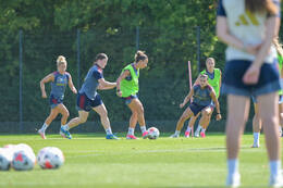05.08.2026, München, Deutschland. Google Pixel Frauen-Bundesliga: Die FC Bayern Frauen absolvieren auf dem FC Bayern Campus eine Trainingseinheit zur Vorbereitung auf das Testspiel gegen Paris FC. Arianna Caruso (FC Bayern Frauen)